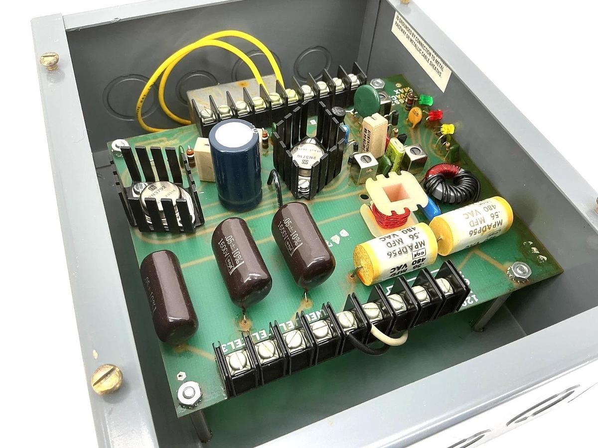 New Unbranded CTME Command Transmitter Indicating LEDs 10X8X4 20W 120VAC 60HZ
