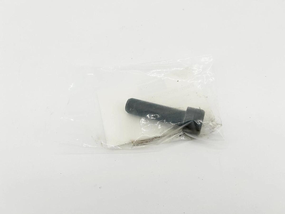New Danfoss 000032x0612 Screw SOC HD SCR GR8 5/8-18NF