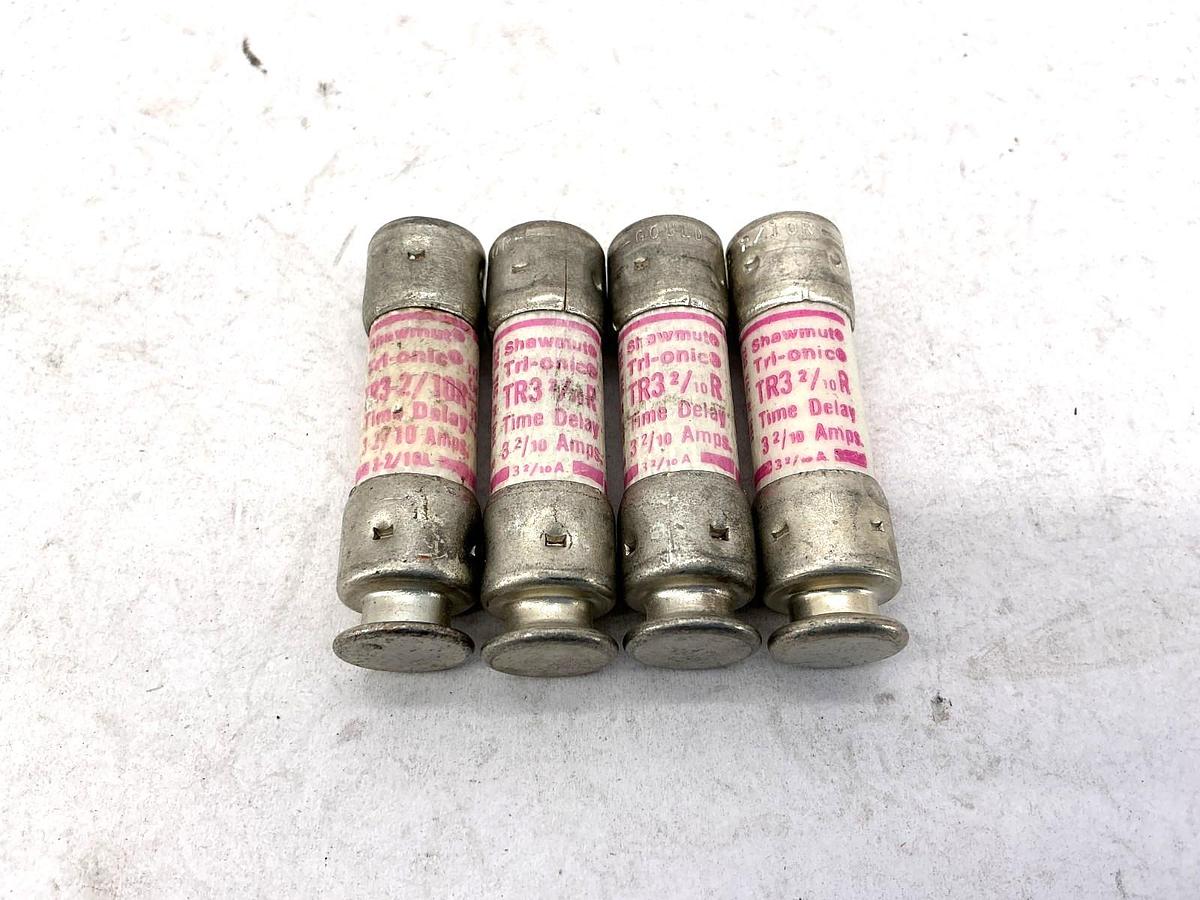 Lot of 4 New Gould Shawmut TR3-2/10R Tri-onic Time-Delay Fuse 3-2/10A 250V