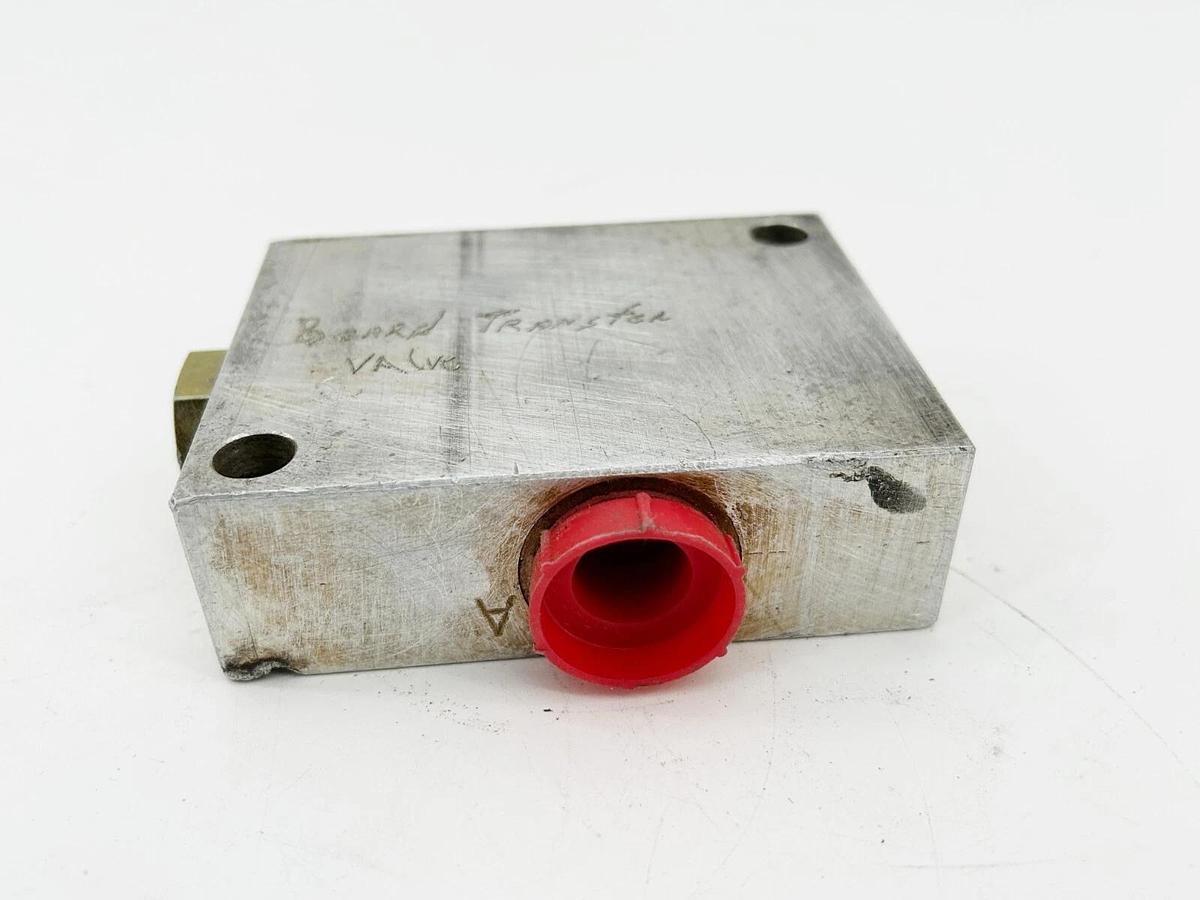 Used Daman Products AD05SPS8S Alumunum Valve Subplate 3000PSI 1/2" SAE Side Ported