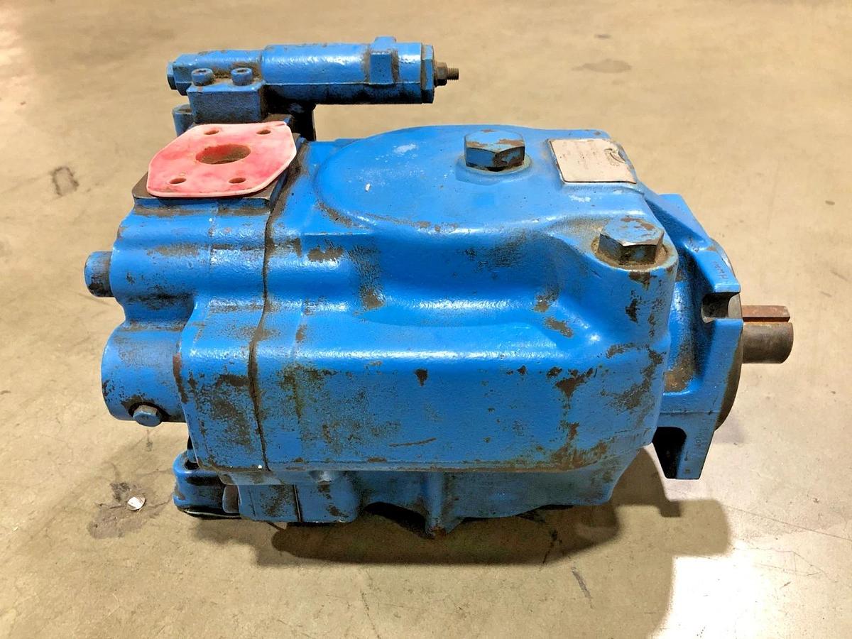 New Vickers PVH131C-RF-13S-10-C25-31 Hydraulic Axial Piston Pump 877366 - No Box