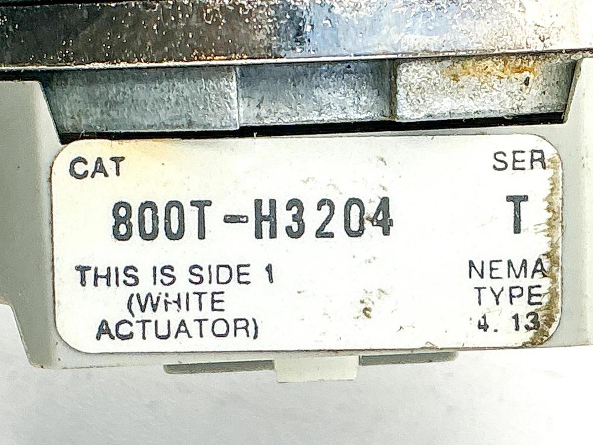 Used Allen Bradley 800T-H3204 Selector Switch Type 4/13 Ser.T Missing Key