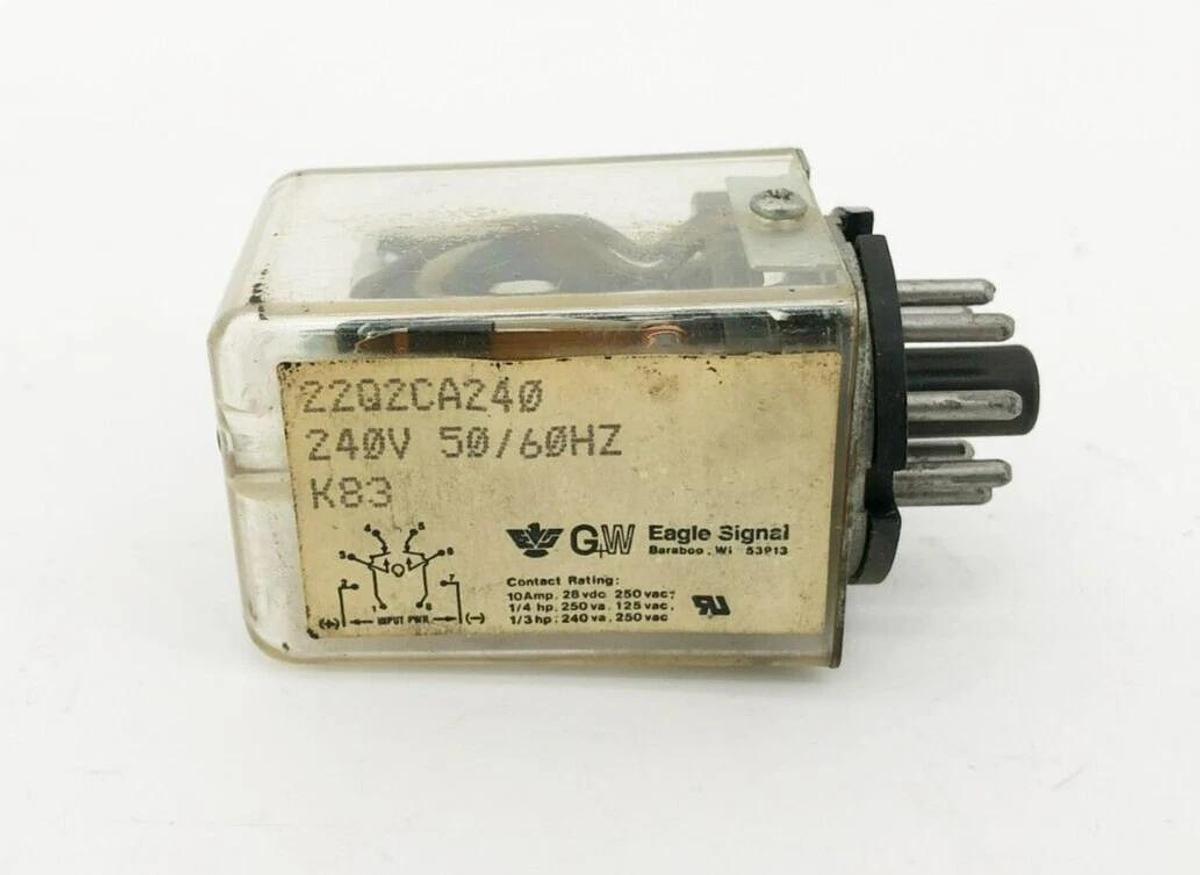 Used Eagle Signal 22Q2CA240 Round Base Relay 240VAC 50/60Hz K83