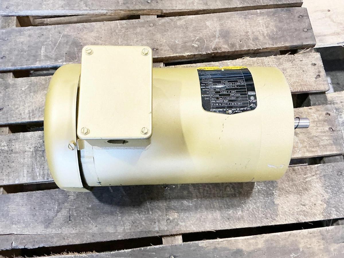 New Baldor VEM3554-5 Electric Motor 1.5HP 575V 1.7A 1760RPM 3PH 35A013M231G2