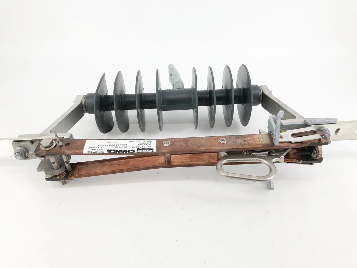 New Hubbell M3C259B Single Insulator Disconnect 25kV 900A