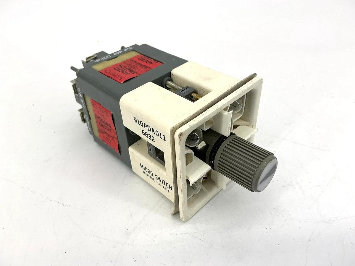 New Honeywell Micro Switch 910PDA011 Selector Switch 2Pos Coil 120V 50/60HZ