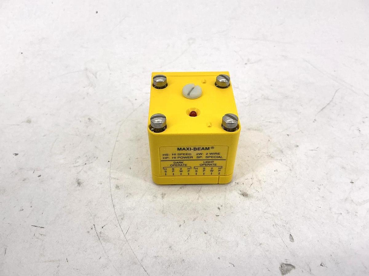 New Banner RSBLV Maxi-Beam Photoelectric Sensor Dark/Light Op R-0.15-9m 25547