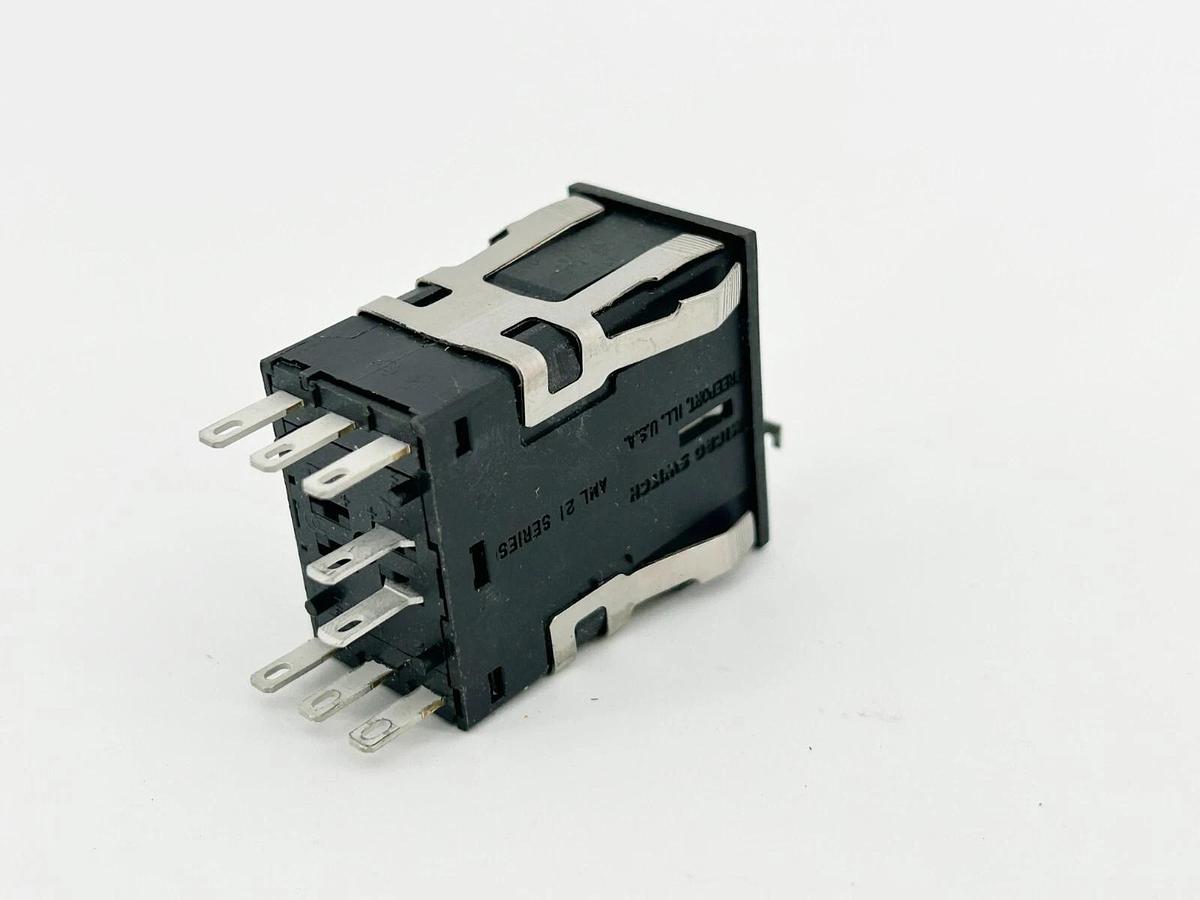 New Honeywell AML21FBA2AC Pushbutton 2A 250V 8 Pin Double Pole - No Box