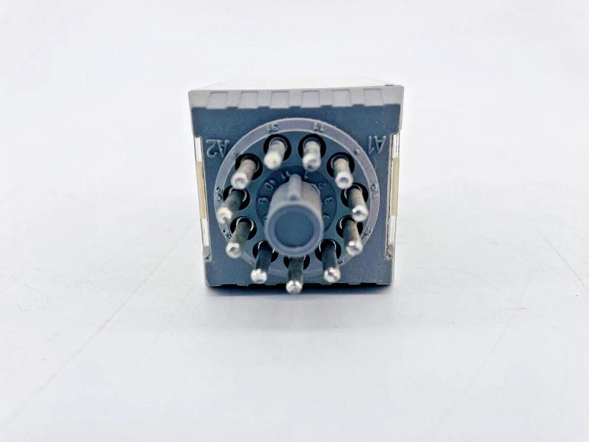 New Turck C3-A30X Relay 120VAC 3P 11 Pin Series MR-C
