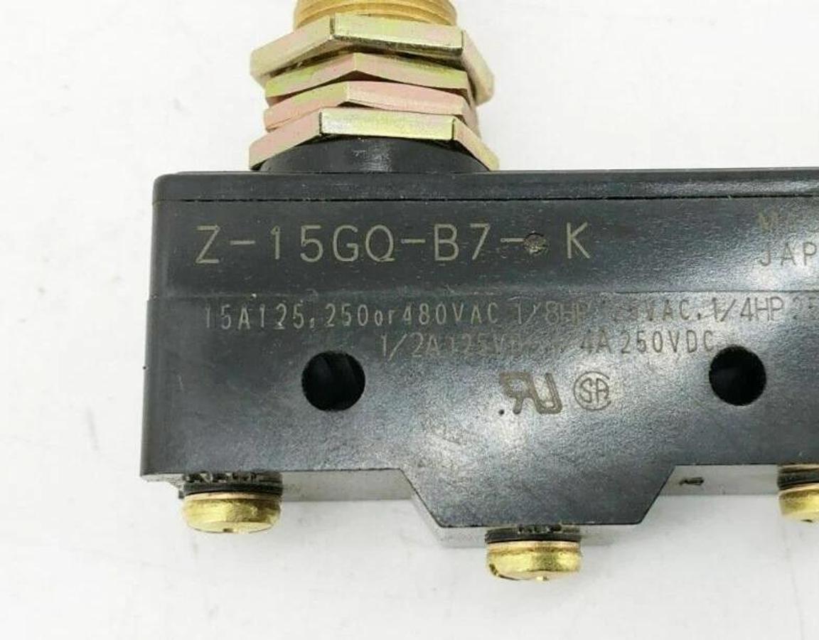 Lot of 2 New Omron Z-15GQ-B7-K Panel Mount Snap Action Switches 15A