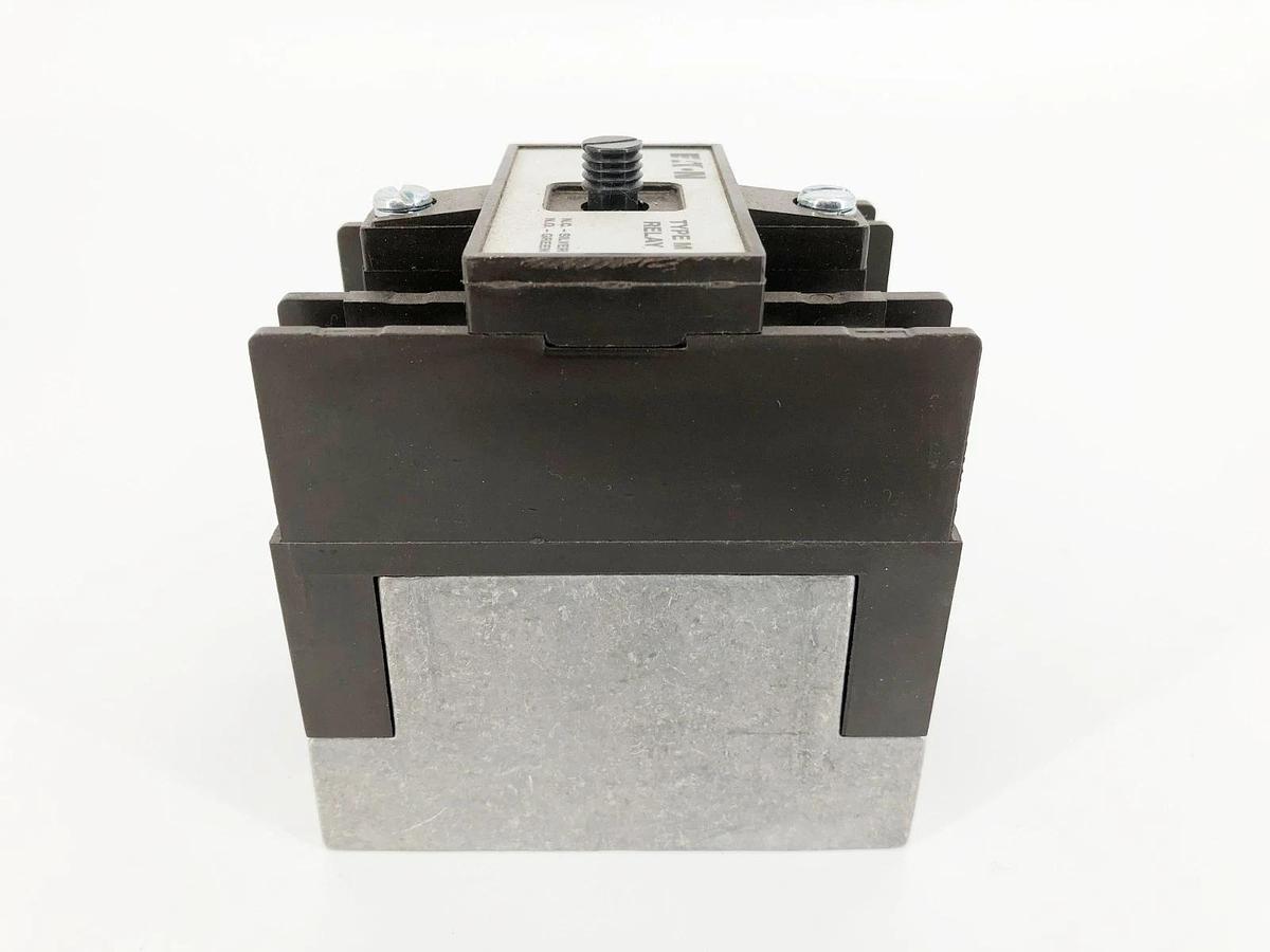 New Eaton D26MB Type M Relay 110/120V Coil - No Box - Cosmetic Damage