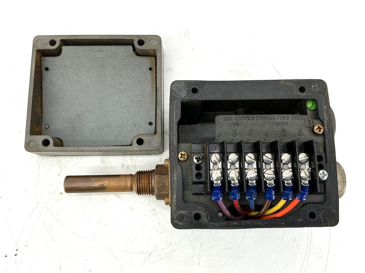 Used Barksdale L2H-H203 Temperature Switch Range 75-200F 10A@120/250V 3A@480V