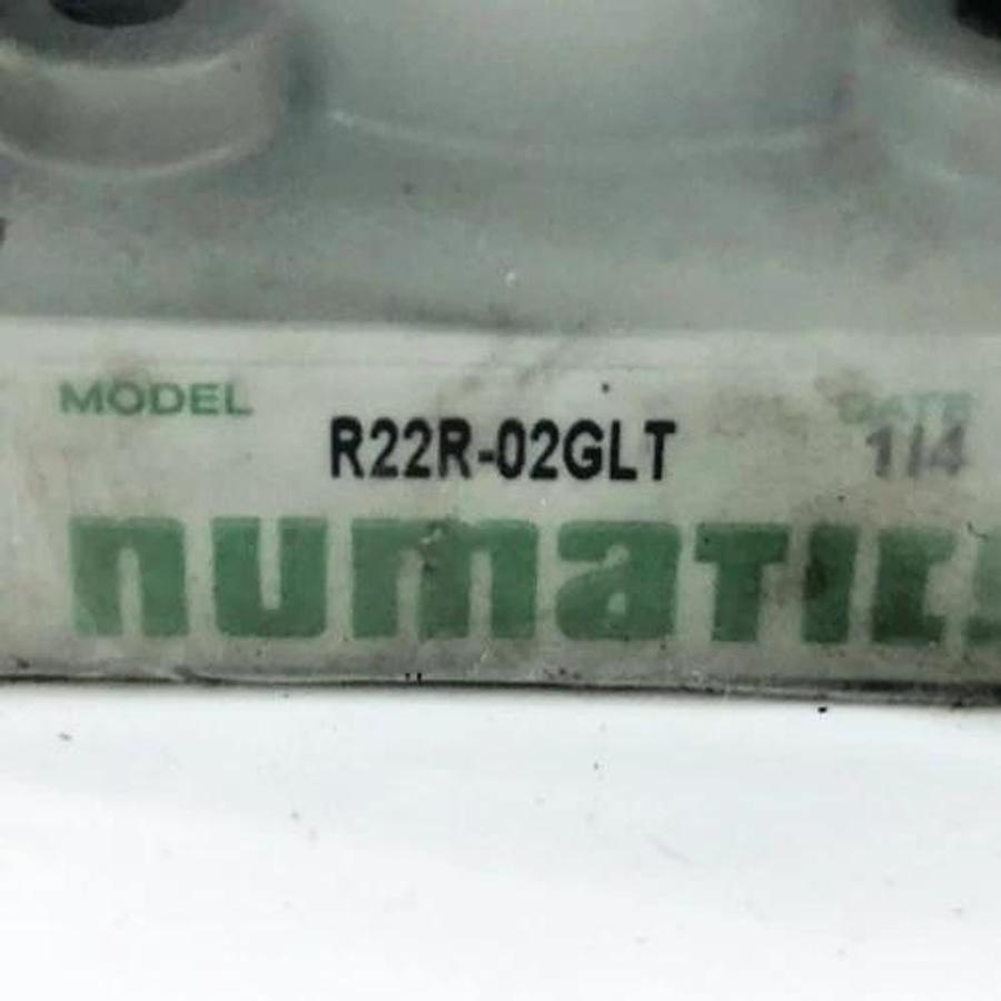 New Numatics R22R-02GLT Pressure Regulator 0-125psig 1/4" NPTF 3.8oz Bowl