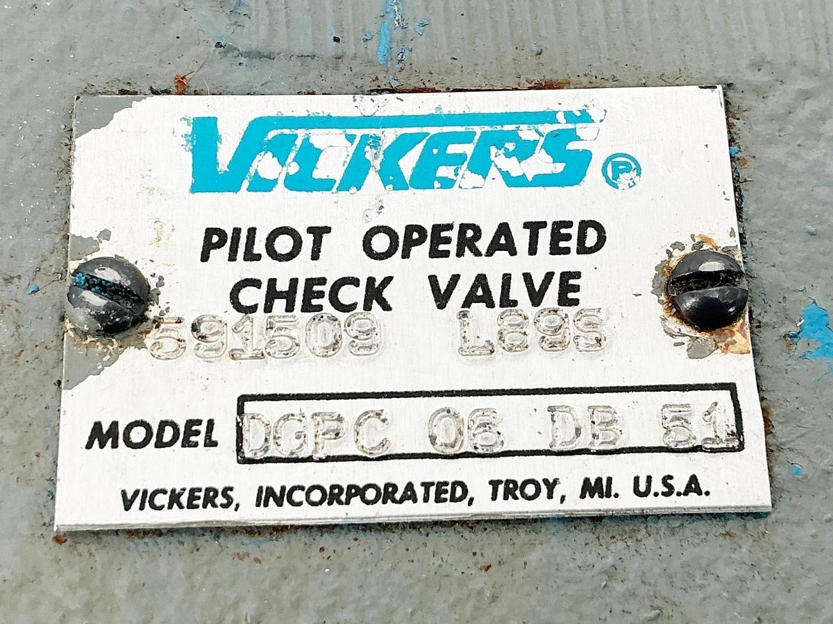 New Vickers DGPC-06-DB-51 Pilot Operated Check Valve 591509 - No Box
