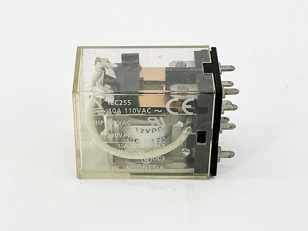 New Lot of 2 Omron LY2-0 Relay 12VDC 8 Pin - No Box