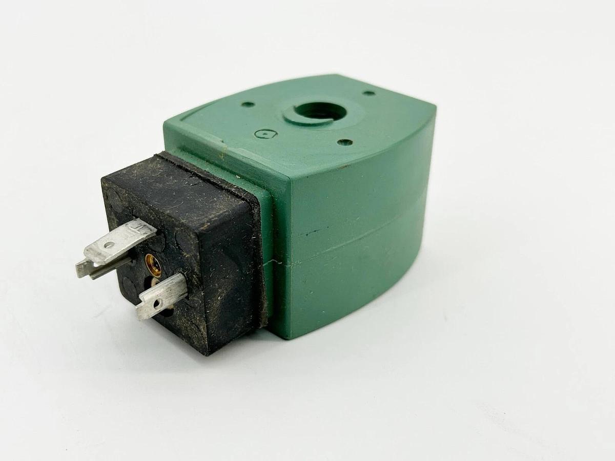 New Asco 238212-032 Solenoid Valve Coil Spade Terminals 120V 60Hz 8.1W 3 Pin