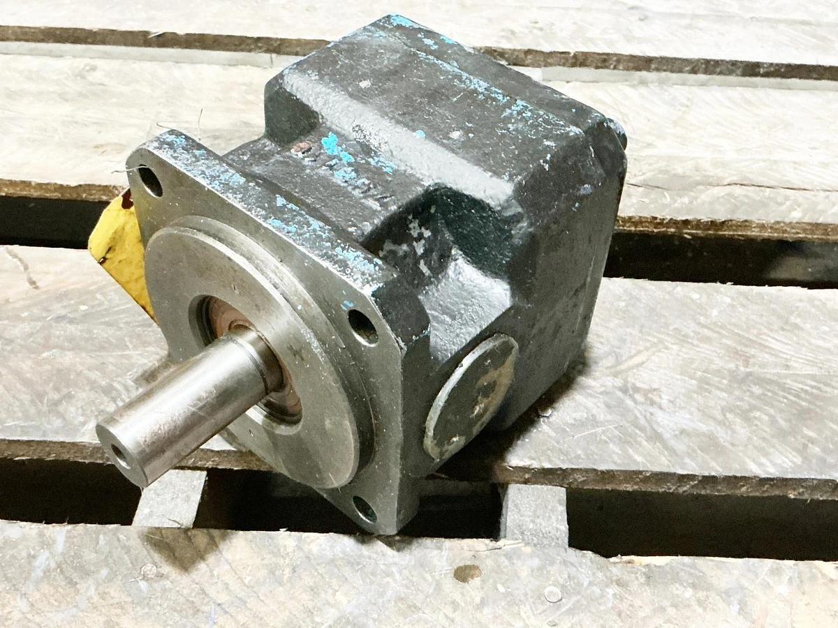 Used Applied Technologies Vickers 70413-1 Gear Pump GPA3-63-E-30-L