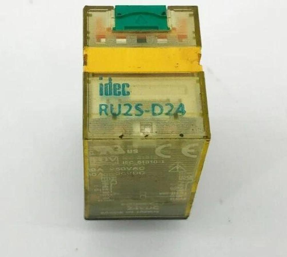 Used Lot of 3 IDEC RU2S-D24 Relays 8 Pin 10A 24VDC