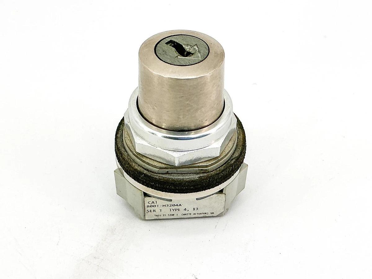 Used Allen Bradley 800T-H3204A Selector Switch Type 4/13 Ser.T - Missing Key
