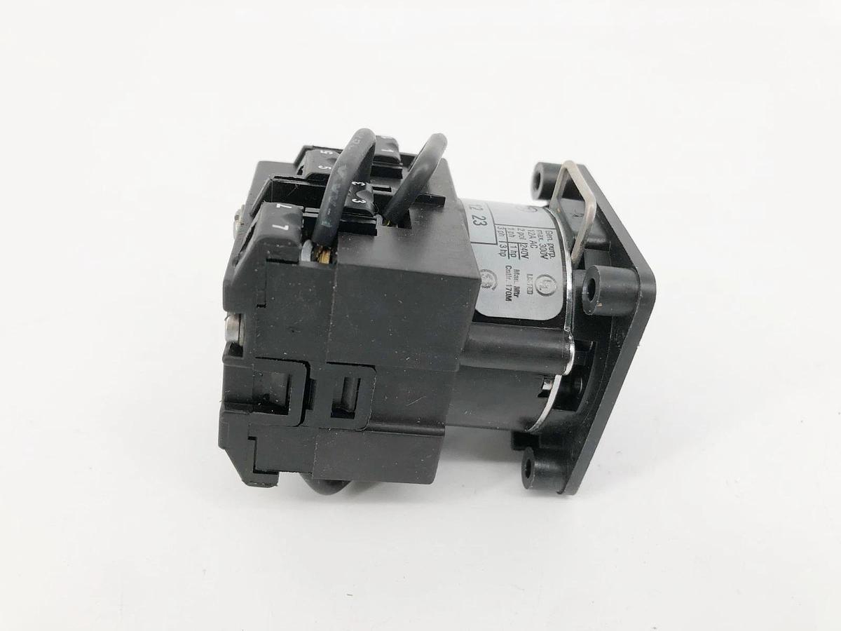 New Telemecanique 9003K2D1047M Cam Switch 300VAC 12A