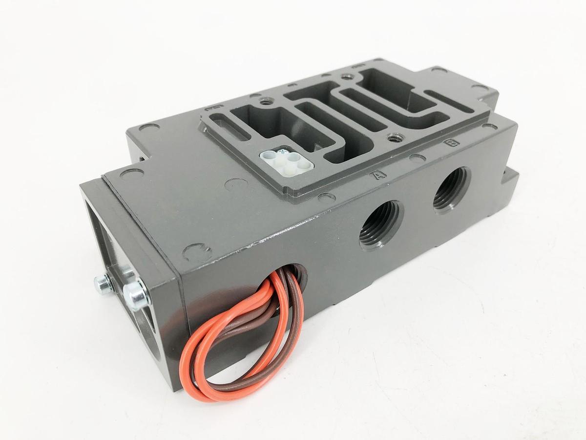 New Numatics 203-493 Pneumatic Base for MK55 Series 1/2" NPT - No Box