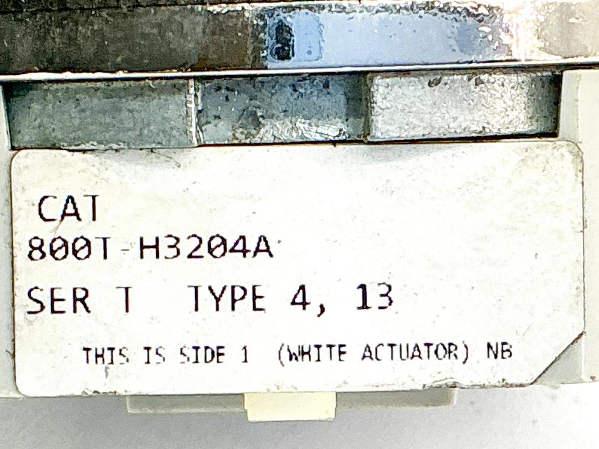 Used Allen Bradley 800T-H3204A Selector Switch Type 4/13 Ser.T - Missing Key