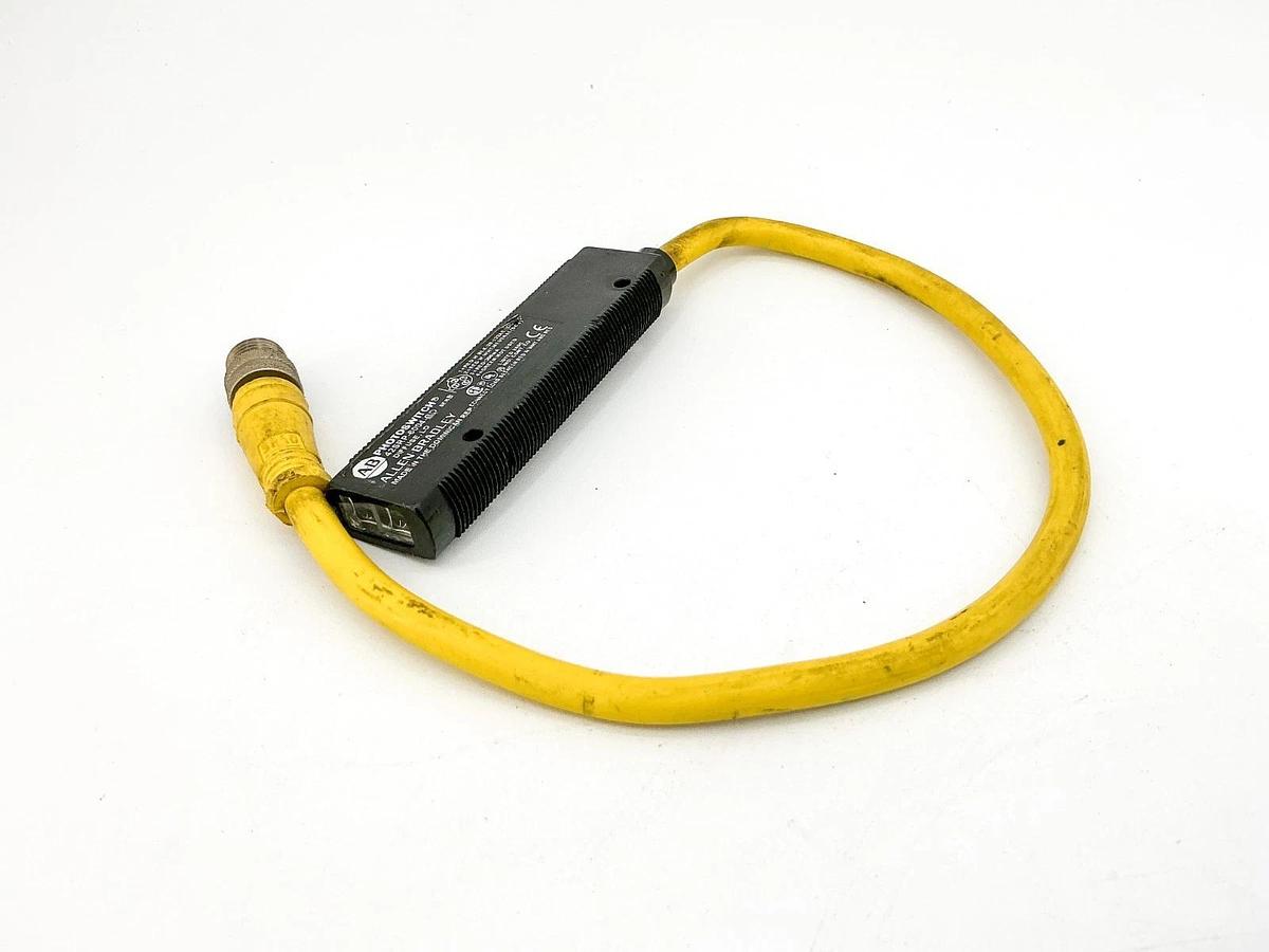 Used Allen Bradley 42SRP-6004-QD Photoswitch Sensor 20-132VAC Ser.B