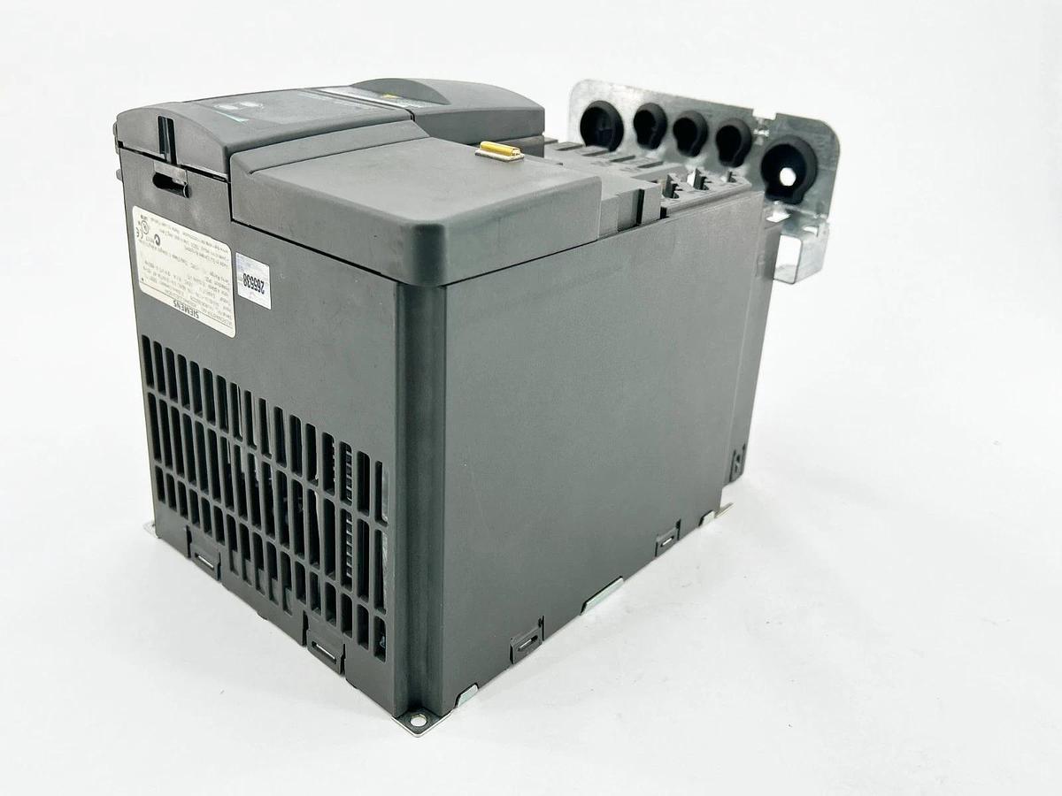 Used Siemens 6SE6440-2UE24-0CA1 AC Drive 440 5HP 6.1A 600V 2.2KW 63Hz - Missing Parts
