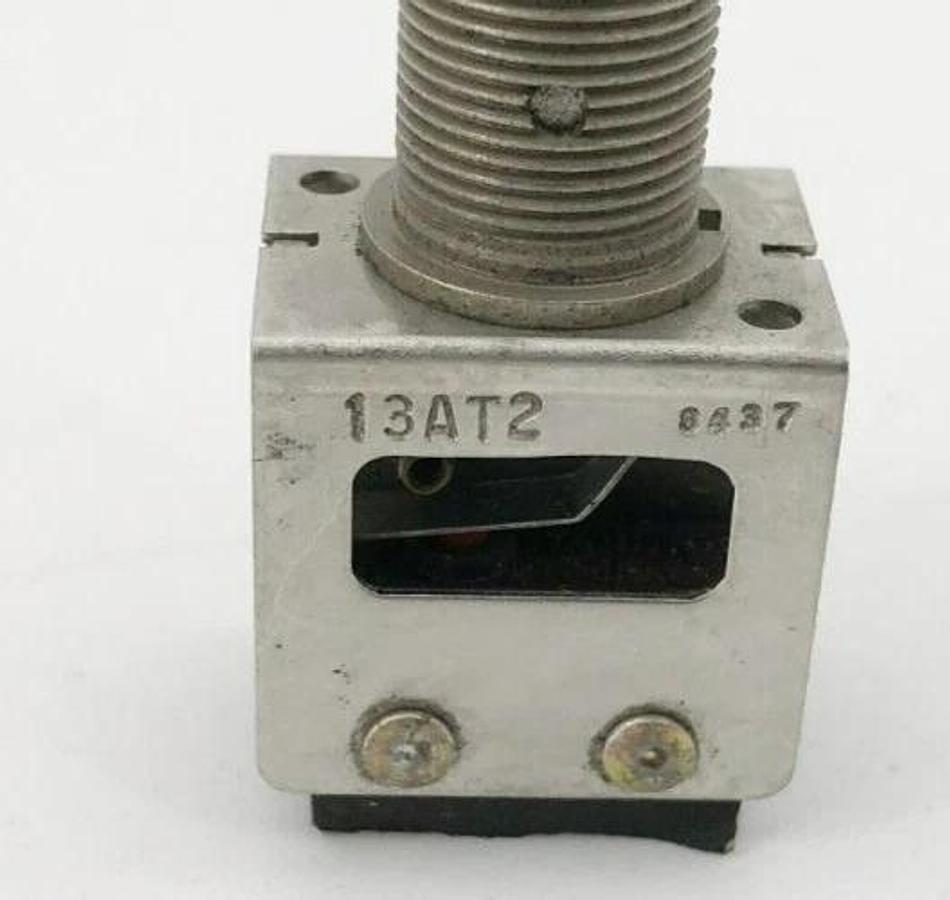New Honeywell Microswitch 13AT2 Toggle Switch 5A 125VAC