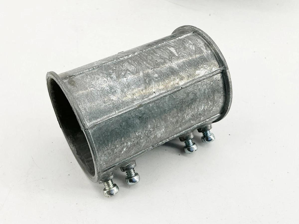 New Box of 10 Bridgeport 245-DC3 EMT Coupling 2" Set Screw Type No.3