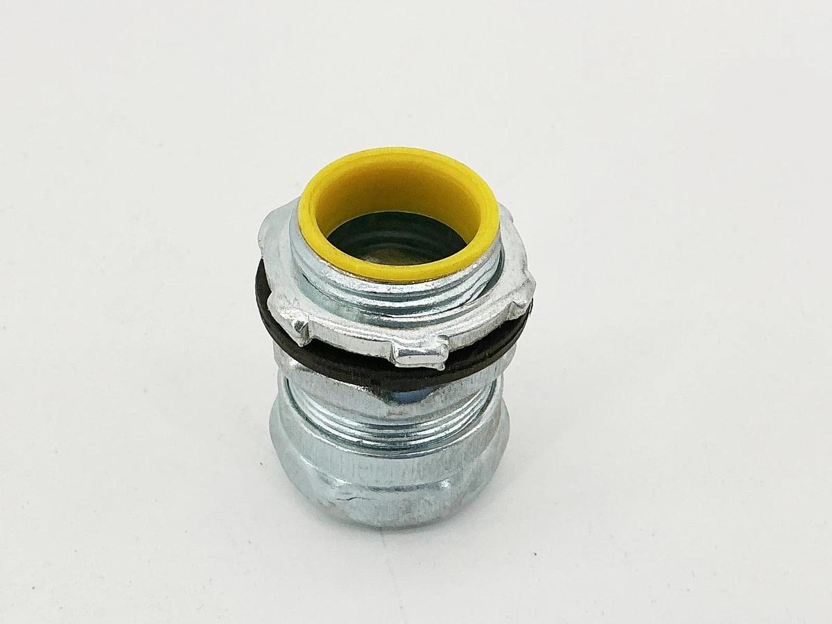 New Lot of 4 BPT Fittings 251-SRTI Raintight EMT Connector 3/4" - No Box