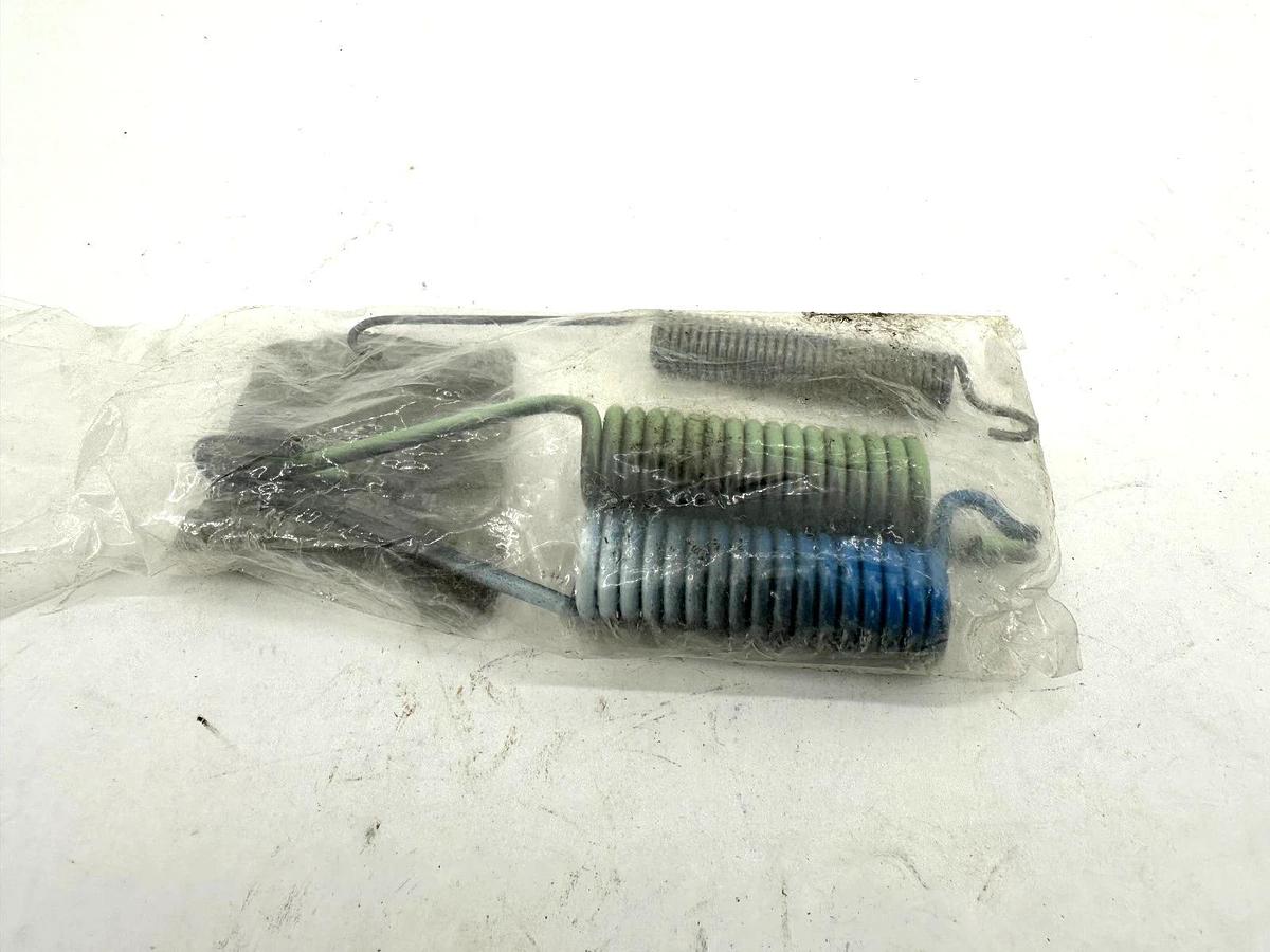 New Hyster 2038663 SPRING KIT Spring Brake Shoe Kit - No Box