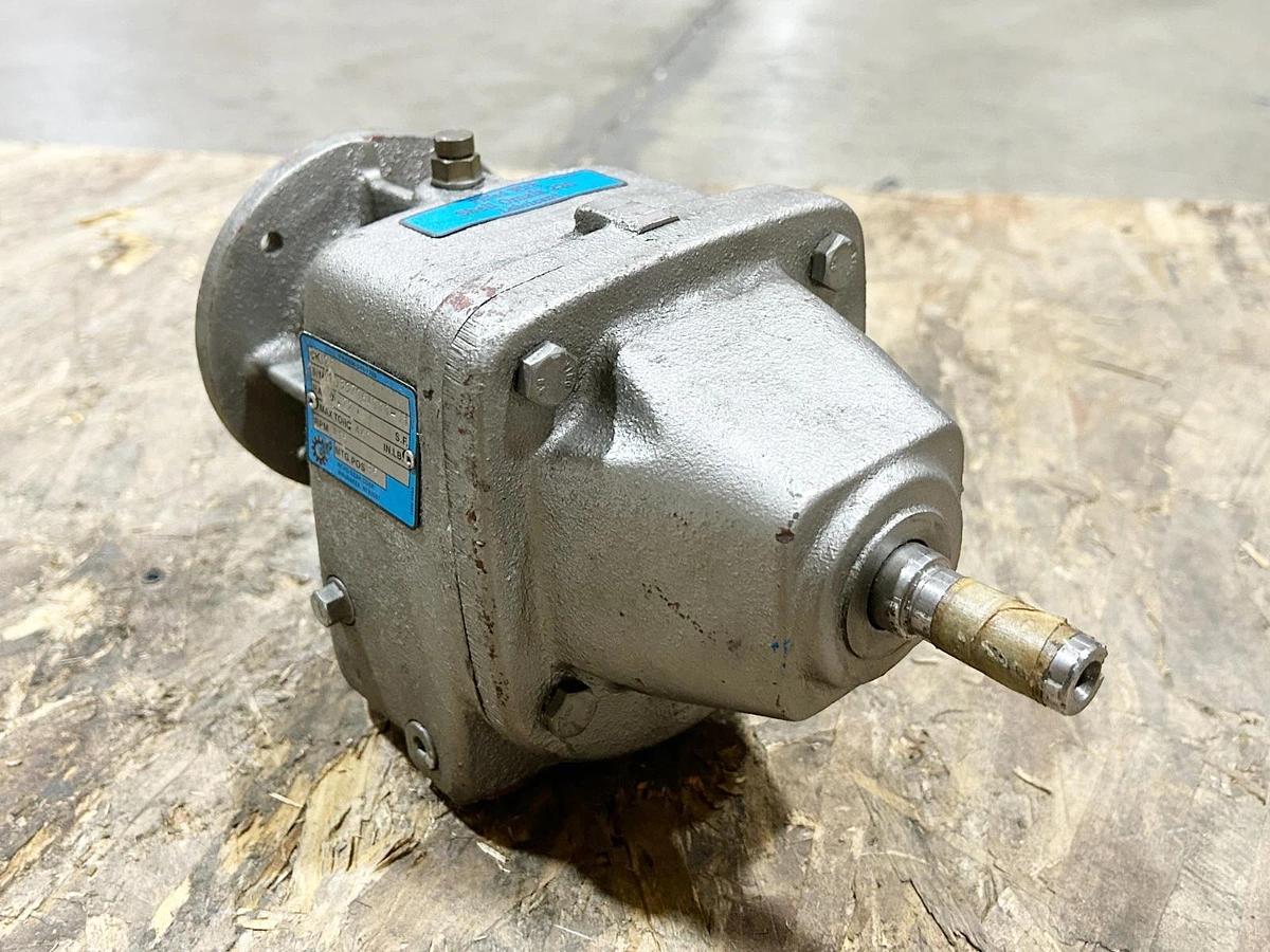 New Nord SK-02FW Gear Reducer Ratio 4.22 460in. lbs. max torque 415RPM - No Box
