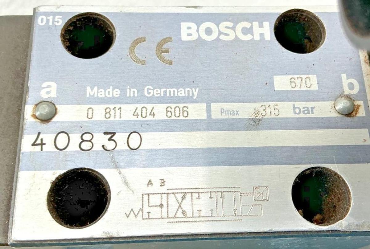 Used Bosch 0811404713 3625PSI Hydraulic Valve 7-Pin 24V 4WRLE-10-E80SJ-3X/G24ETK0/A1M