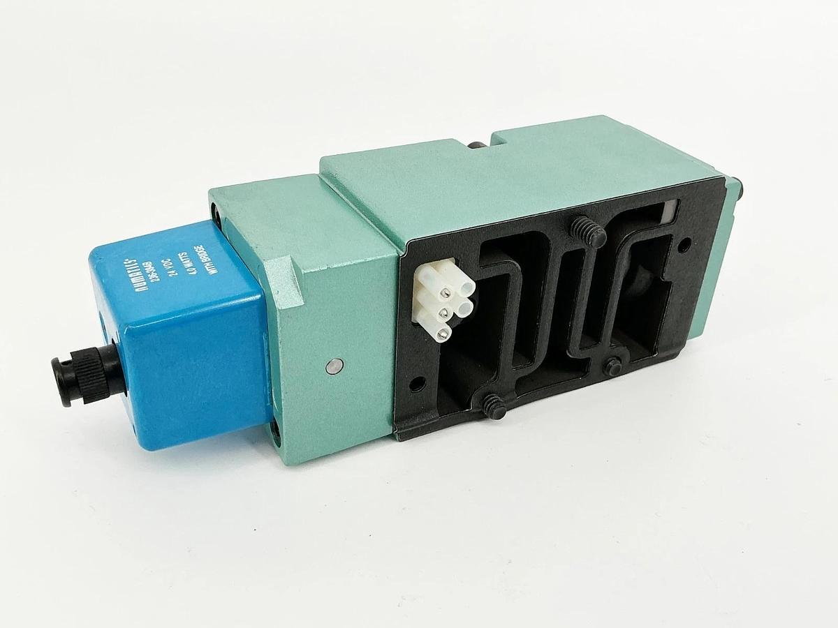 New Numatics 554BA400MT00061 Solenoid Valve 24VDC .20A 150PSIG