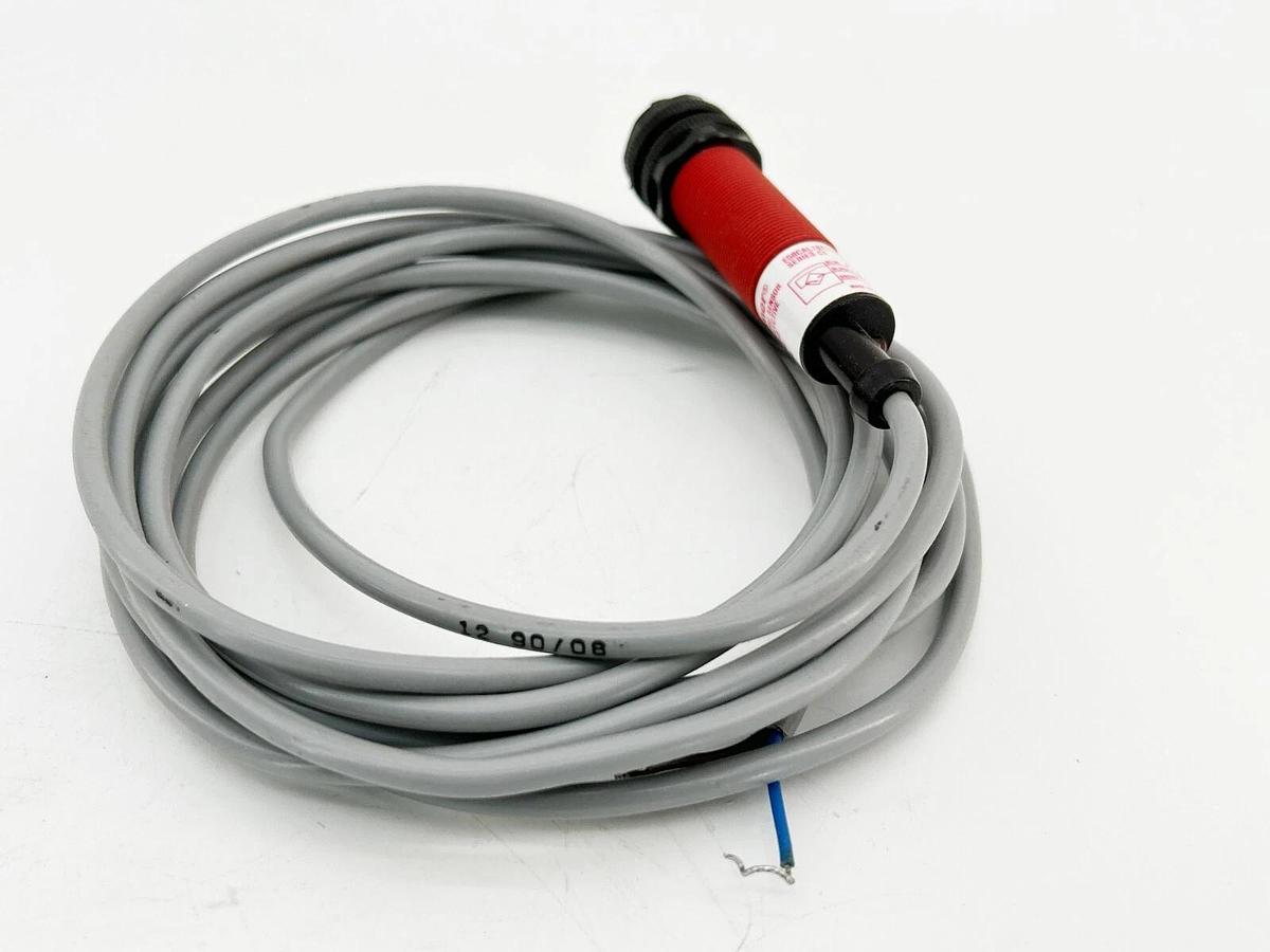 New Cutler Hammer E58CAL18T110R2 Photoelectric Sensor 18mm 3 Wire 10-30VDC