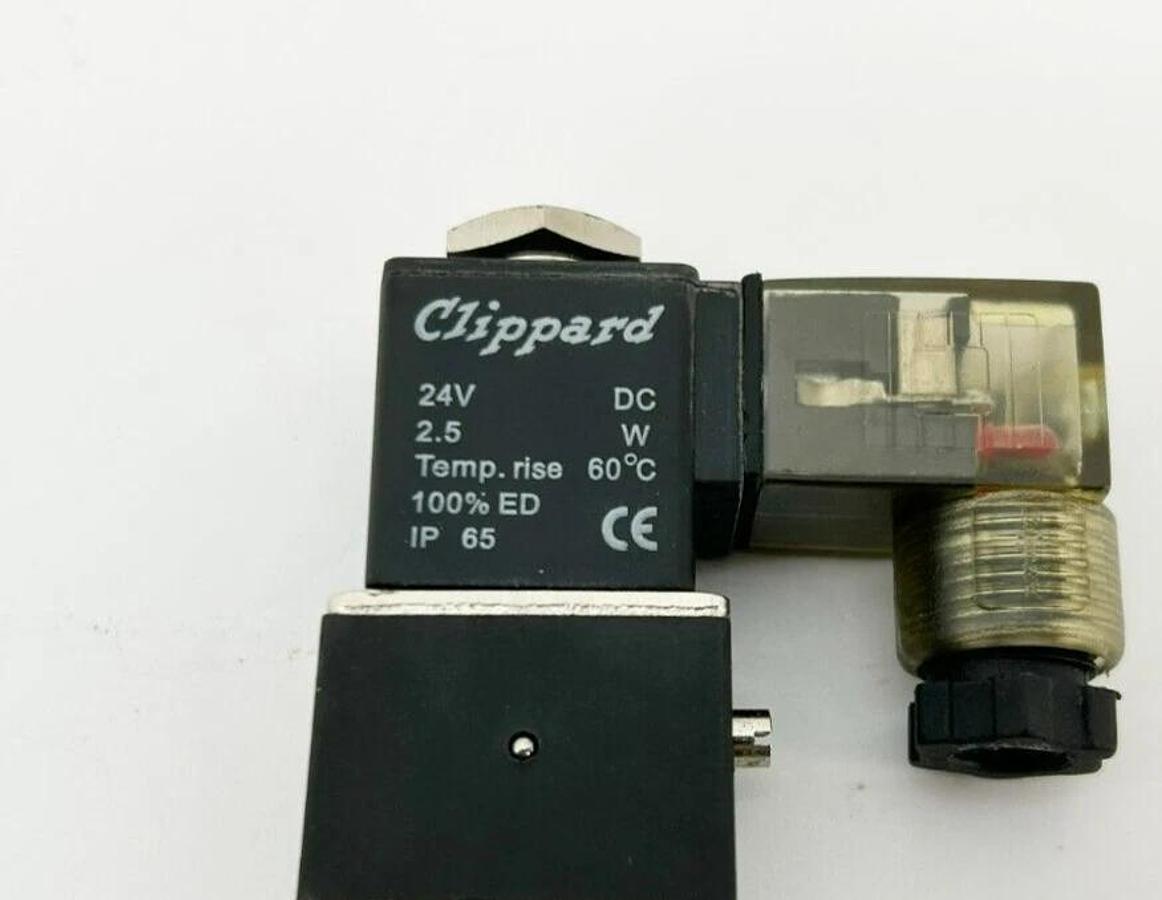 New Clippard Maximatic MME-31NES 19B15 3-Way Pneumatic Solenoid Valve, 24VDC