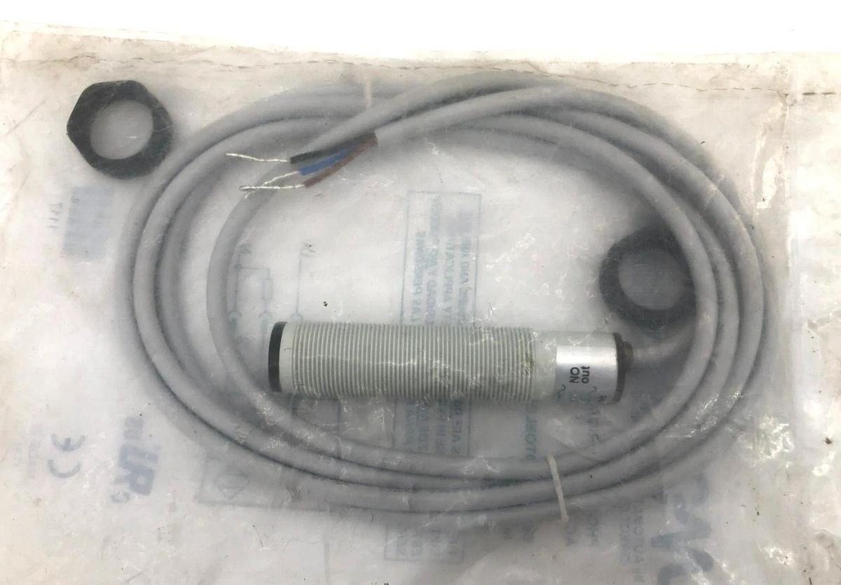 New Automation Direct MV4-A0-0A Photoelectric Sensor, 20-253VAC, 200mm Range