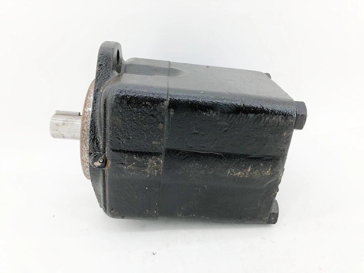 New Vickers 45V50A-1C22R Hydraulic Vane Pump 1- 5/16" Shaft 02-137144-3