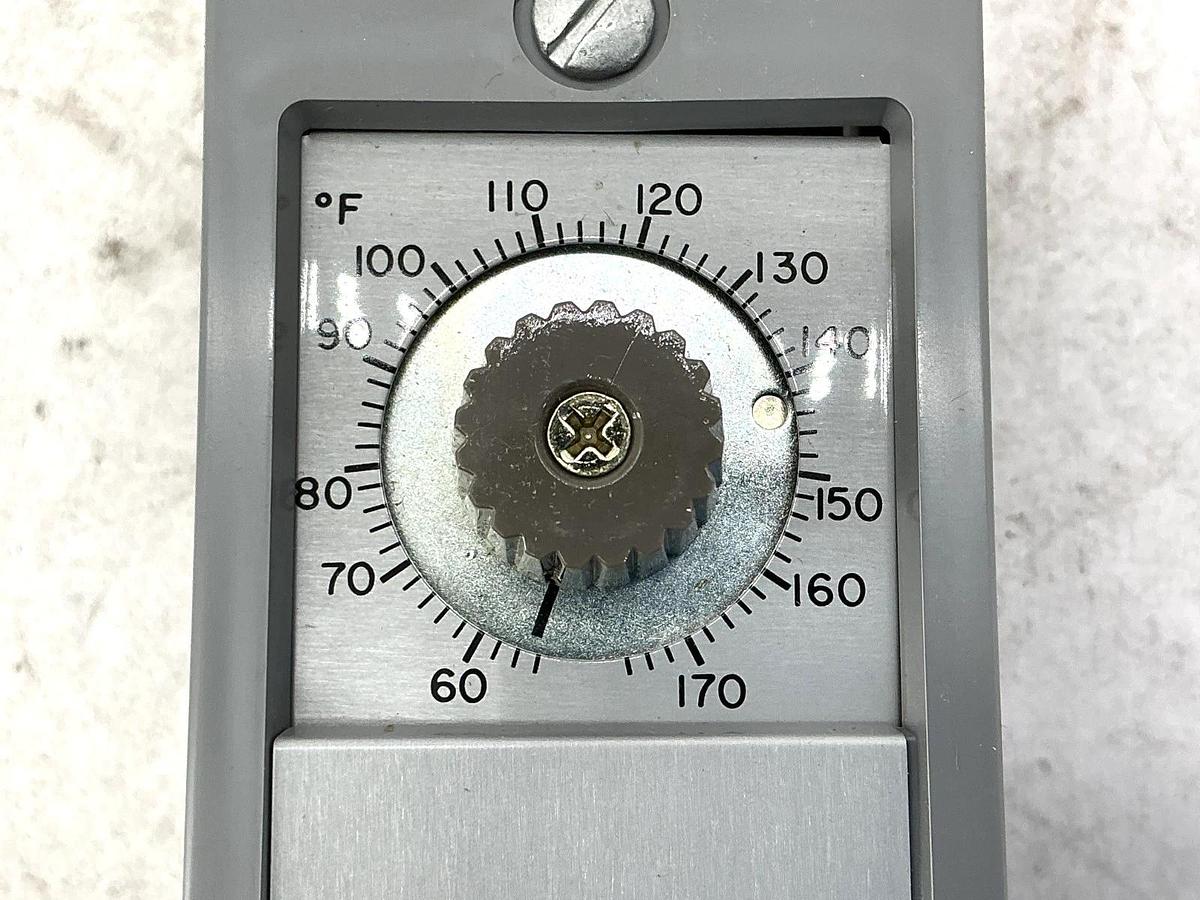 New Honeywell T675A-1540 Remote Bulb Temp Controller 3.6 to 12F 120/240V