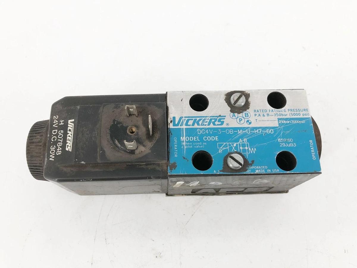 Used Vickers DG4V-3-0B-M-U-H7-60 Directional Control Valve 24VDC 859160