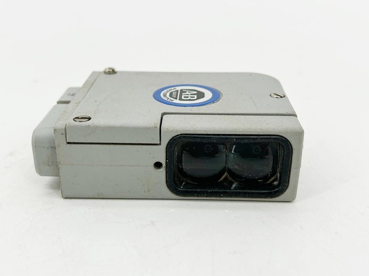 Used Allen Bradley 42DRU-5000 Blue Line Sensor 24VDC 10 Meter Sensomg Dostamce