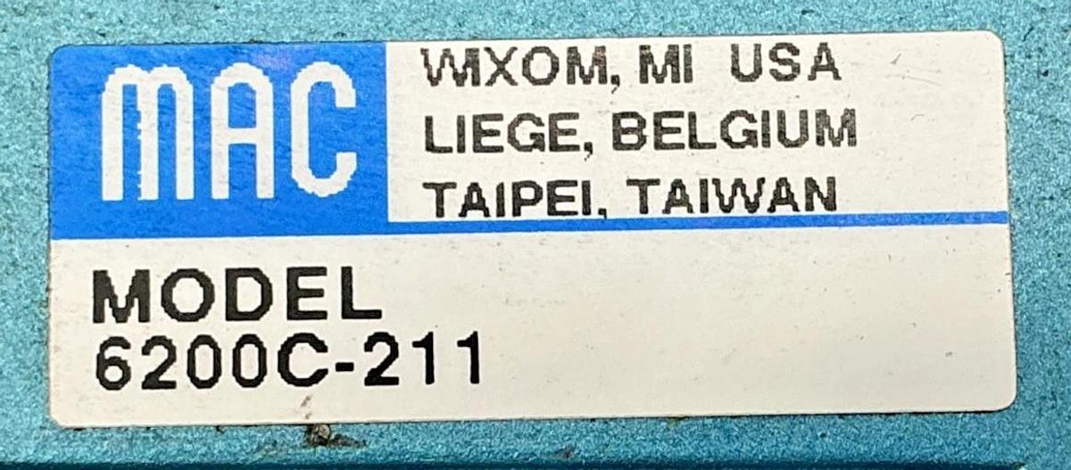 Used MAC Valves 6200C-211 Valve Manifold Base Side Ports 4/8" NPFT 6200C211