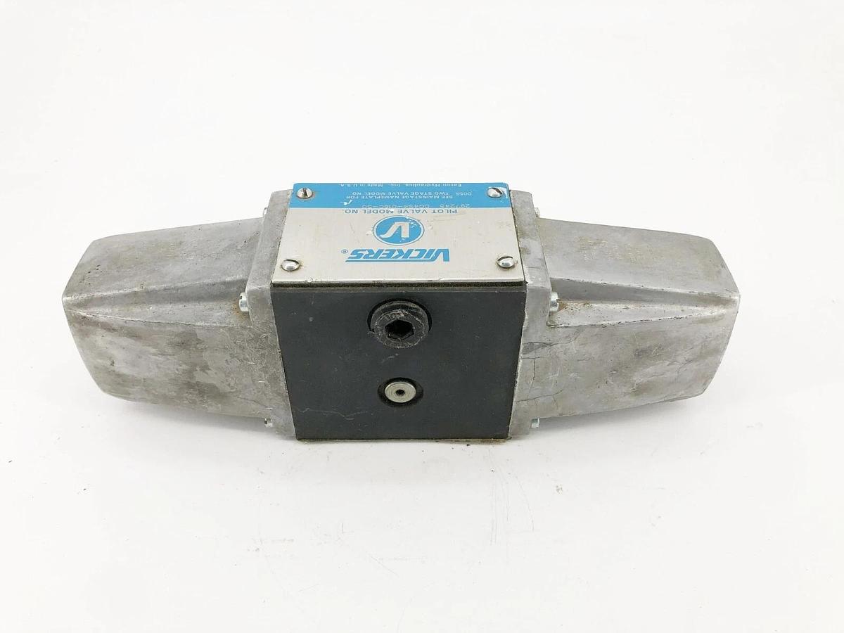 New Vickers DG4S4-016C-50 Directional Control Valve 115V Coils 297245