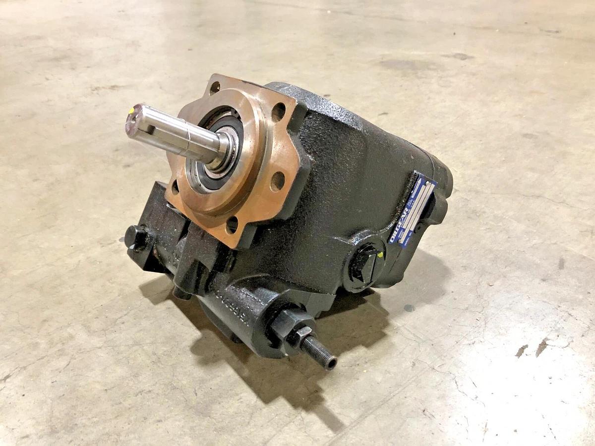New Oilgear PVG-048-F1UV-LSFY-P-1NNSN Axial Piston Variable Pump 1" Shaft