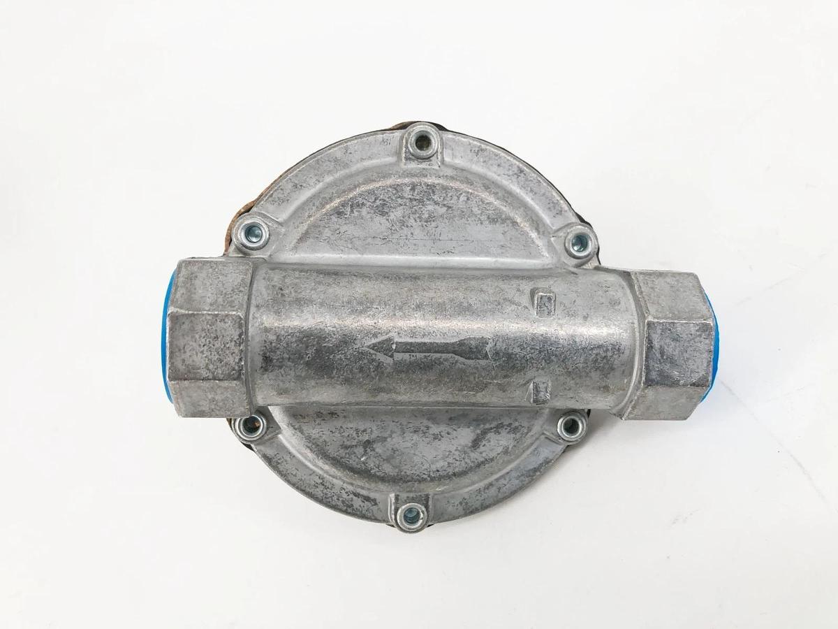 New Maxitrol 325-3 Gas Pressure Regulator 1/2" NPT 10psig 918-01320-000 - No Box
