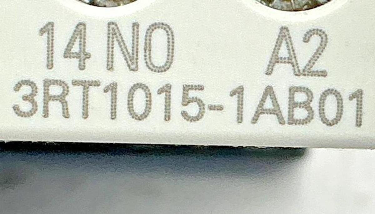 Used Siemens 3RT1015-1AB01 Contactor 3-Phase 7A 600VAC Coil: 24V 50/60HZ