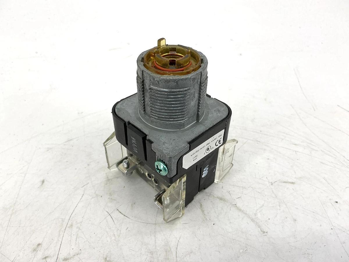 New Allen Bradley 800T-24JGH18KB7AX Ser U Selector Switch Missing Knob No Box