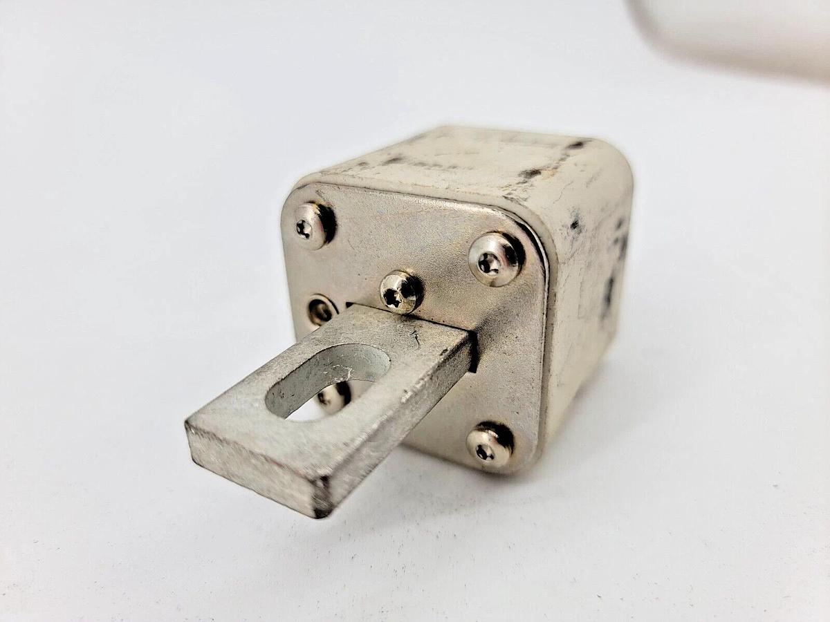 New Bussmann 170M3616 High Speed Square Body Fuse 660V 250A