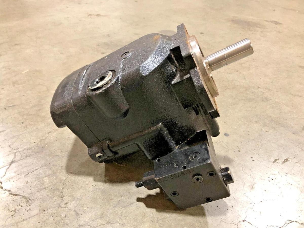 New Oilgear PVG-048-F1UV-LSFY-P-1NNSN Axial Piston Variable Pump 1" Shaft